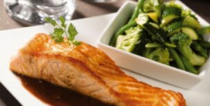 Pavé di salmone in salsa di aceto balsamico