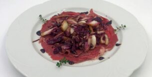 Carpaccio di manzo con radicchio tardivo all’aceto balsamico