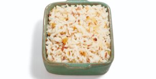 Riso basmati rosso, già cotto, sgranato con mandorle grigliate
