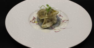 GYOZA AL TARTUFO CON GAMBERO BLU E FONDUTA AL TARTUFO